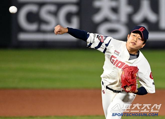9일 부산 사직야구장에서 열린 KIA와 롯데의 경기, 롯데 김강현이 역투하고 있다. 부산=허상욱 기자wook@sportschosun.com/2025.04.09/
