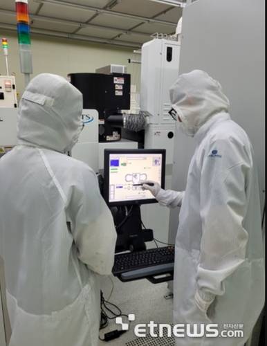 미세전자제어기술(MEMS) 및 반도체 전문기업 멤스의 MEMS 공정 모습.