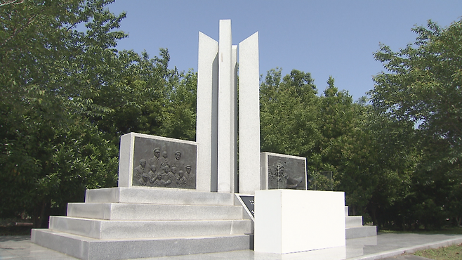 지난 2017년 3월 제주항공우주박물관에 세워진 딘 헤스 대령 공적 기념비. (촬영, 강명철 기자)