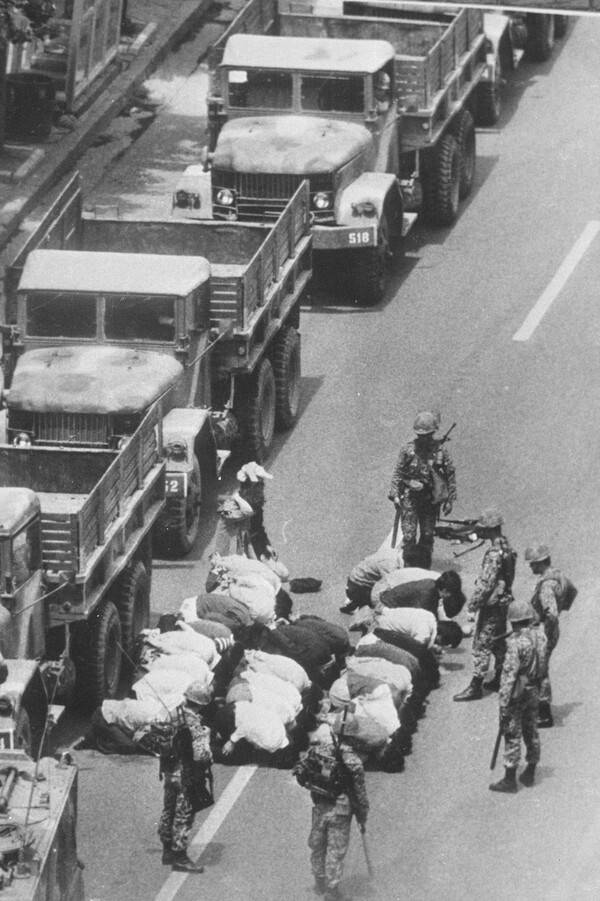 ▲5·18민주화운동 당시 모습.촬영자=나경택, 사진=5.18기념재단