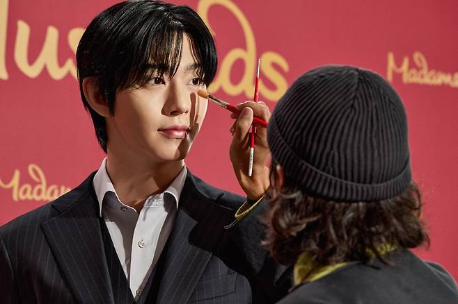 배우 안효섭의 밀랍인형이 세계적인 밀랍인형 박물관 마담투소 홍콩에 전시되며 글로벌 팬들의 이목을 집중시키고 있다. ⓒ더프레젠트컴퍼니