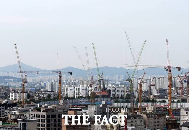 해외건설협회에 따르면 글로벌 투자개발사업은 성장세를 보일 것으로 전망된다. /더팩트 DB