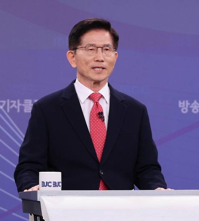 5월 21일 국민의힘 김문수 대선 후보가 경기 고양시 MBN 미디어센터에서 열린 한국방송기자클럽 대선 후보 초청 토론회에서 발언하고 있다. /사진=연합뉴스