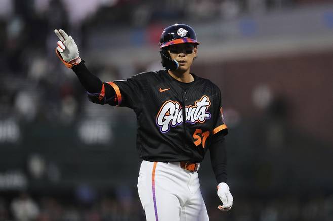 샌프란시스코 자이언츠의 이정후가 24일(한국 시간) 미국 워싱턴DC 내셔널스파크에서 열린 2025 MLB 정규시즌 워싱턴 내셔널스와의 원정 경기에 2번 타자로 출전해 4회 초 안타를 만들어냈다. /사진=뉴시스