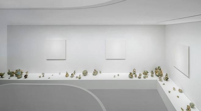 CONVERSATIONS II, Esther Schipper, Seoul, 2025. Courtesy of the artists and Esther Schipper, Berlin/Paris/Seoul Photo © Hyun Jun Lee *재판매 및 DB 금지