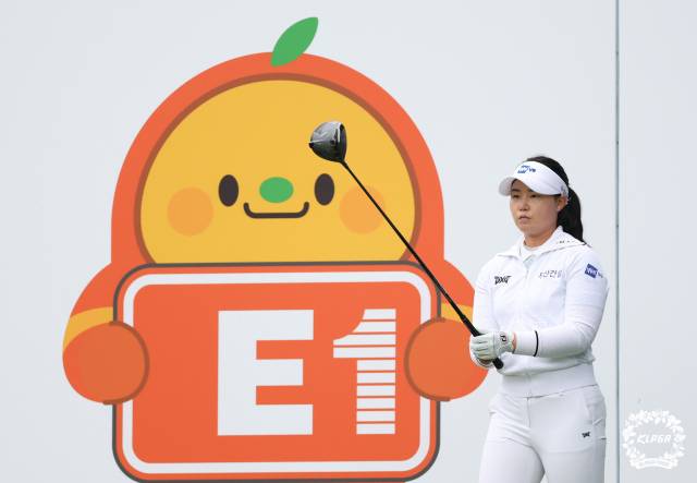 티샷을 준비하고 있는 임희정. 사진 제공=KLPGA