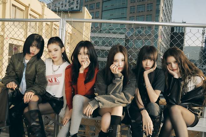 이즈나/ 사진 제공=웨이크원