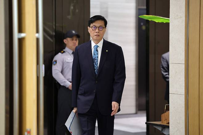 이창용 한국은행 총재가 지난달 금융통화위원회 본회의에 참석하고 있다.(사진=공동취재단)