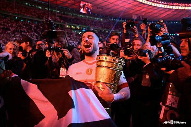 포효하는 슈투트가르트 공격수 데니스 운다프. /AFPBBNews=뉴스1