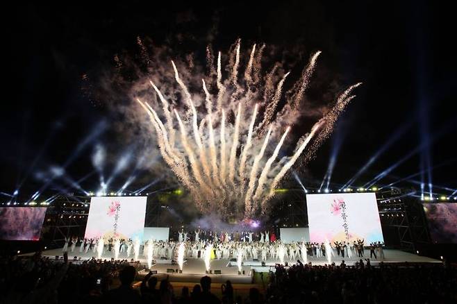 제67회 밀양아리랑대축제, 시민과 관광객의 뜨거운 호응 속에 성황리 폐막. 밀양시 제공