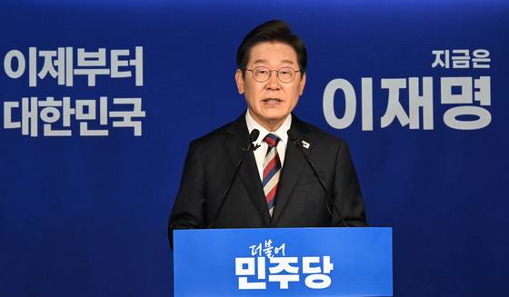 이재명 더불어민주당 대선후보가 25일 서울 여의도 중앙당사에서 열린 기자간담회에서 발언하고 있다. 김성룡 기자