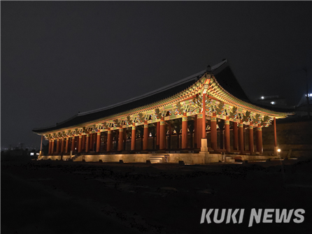 진남관 야간 전경(여수시 제공)