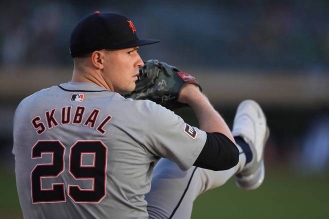 지난 시즌 사이영상 수상자인 타릭 스쿠발이 프로 데뷔 후 첫 완봉승을 거뒀다. 사진은 디트로이트 타이거스에서 활약 중인 타릭 스쿠발의 모습. /사진=로이터