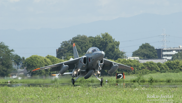일본 방위성이 후속기 도입 논의를 시작한 T-4 중등훈련기. 출처=항공자위대