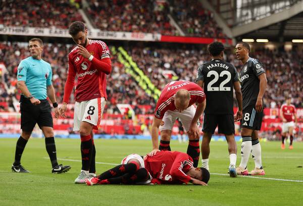 ▲ 애스턴 빌라는 맨체스터 유나이티드에 0-2로 패해 6위로 유로파리그로 밀렸고(사진 맨 위) 뉴캐슬은 에버턴에 0-1로 패하고도 5위로 챔피언스리그에 진출하게 됐다.(사진 가운데) 노팅엄 포레스트도 첼시에 패하며 7위로 유로파 컨퍼런스리그에 나서게 됐다(사진 아래). ⓒ연합뉴스/AFP/AP