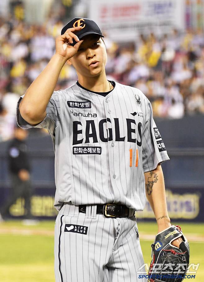 26일 잠실구장에서 열린 LG 트윈스와 한화 이글스의 경기. 한화 엄상백이 숨을 고르고 있다. 잠실=박재만 기자 pjm@sportschosun.com/2025.03.26/