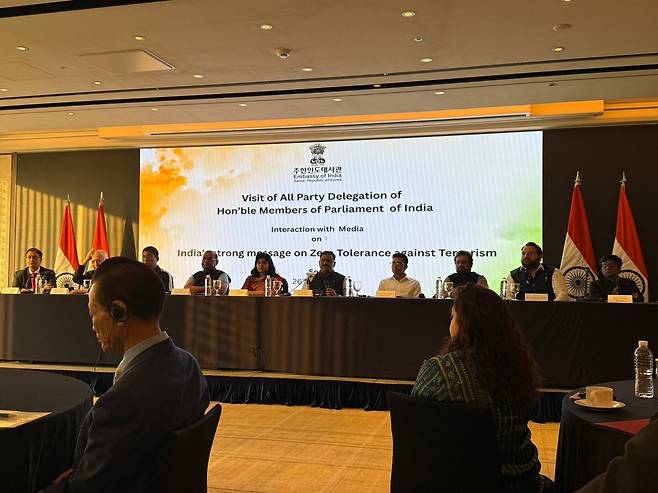 인도 의회 초당적 고위급 대표단이 26일 서울 중구 웨스틴조선호텔서 개최한 간담회 현장. /현정민 기자