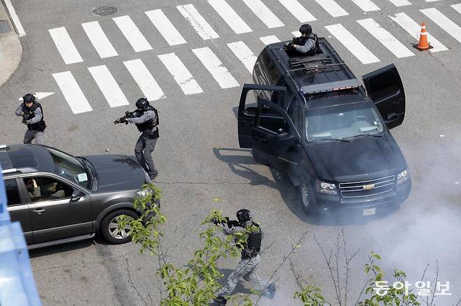 제21대 대통령 취임식을 앞두고 대통령경호처가 27일 취임 퍼레이드 및 특수 경호 훈련을 서울 강서구 경호안전교육원에서 언론에 공개했다. 사진은 이날 차량 강습 대응 훈련 모습. 2025.5.27. 대통령실사진기자단 송은석 기자 silverstone@donga.com