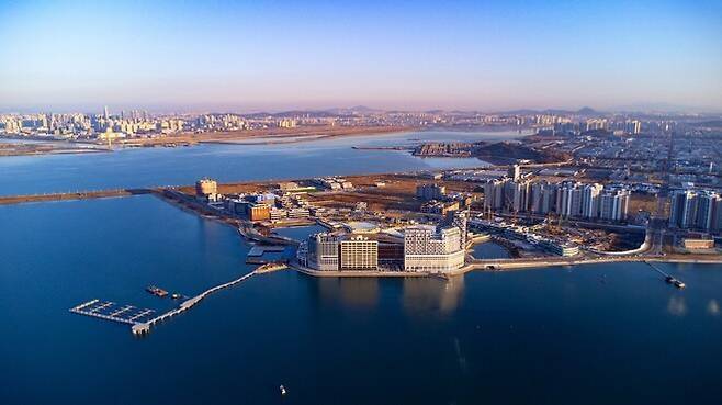 세계 최대 규모의 인공서핑장, 마리나, 숙박시설 등을 갖춘 경기도 시흥시 거북섬 전경. 시흥시 제공