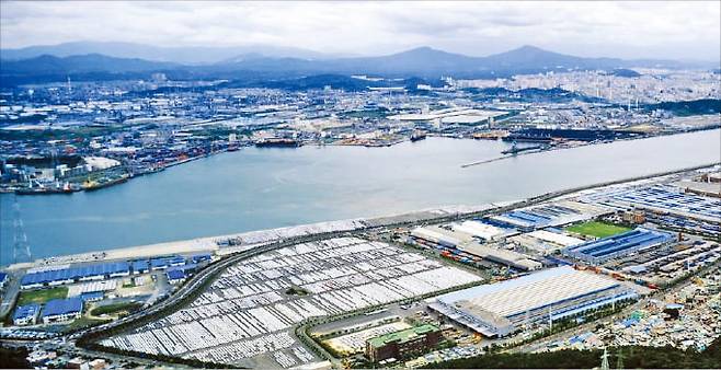 현대자동차, SK, 에쓰오일 등 대기업 공장이 밀집한 울산 미포국가산업단지. 울산시 제공