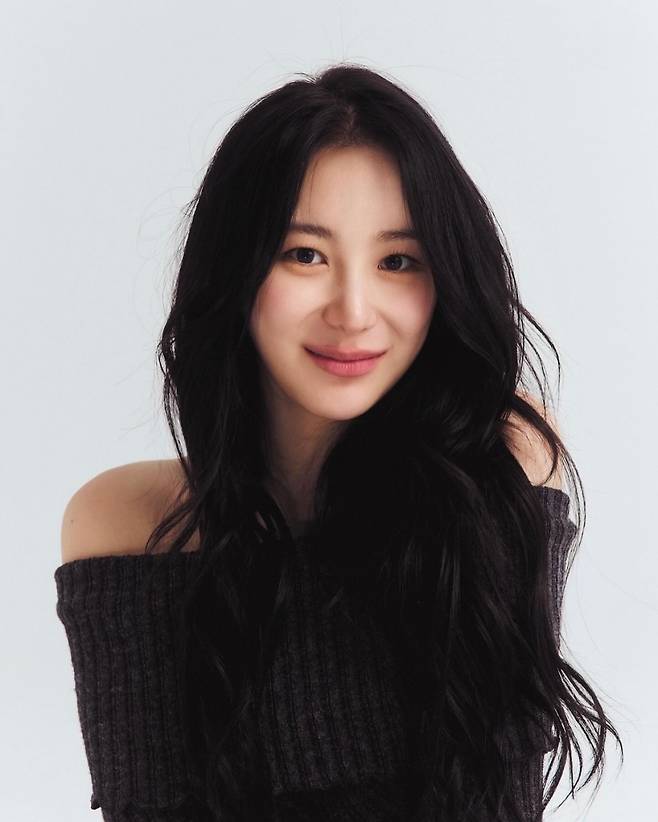 이채연이 온앤오프 멤버들과 함께 플리마켓을 진행했다가 팬들 비난을 받자 불편한 심경을 드러냈다. /사진=인스타그램 갈무리