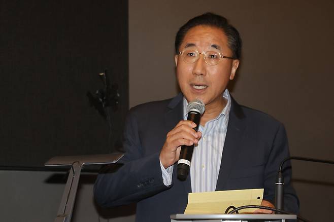 이남우 한국기업거버넌스포럼 회장이 지난해 7월22일 서울 여의도 IFC 더포럼에서 '두산그룹 케이스로 본 상장회사 분할 합병 제도의 문제점'이란 주제로 열린 한국기업거버넌스 포럼 세미나에서 인사말을 하고 있다. ⓒ연합뉴스