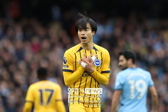 ▲ 미토마는 빅클럽이 원하는 자원이다. 개인 기술이 워낙 좋아 측면 수비를 허물고 싶어하는 강팀들이 늘 주목한다. 몸값도 상당하다. 지난 겨울 이적시장에서 미토마 영입을 희망했던 사우디아라비아의 알 나스르는 7,100만 파운드(약 1,319억 원)를 제시해 화제가 됐다.