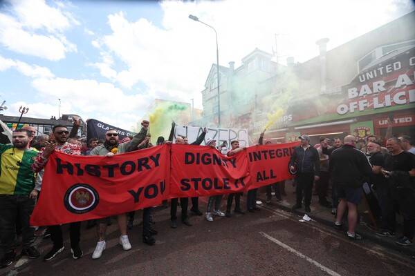 ▲ 맨체스터 유나이티드는 챔피언스리그 진출 실패로 거센 압박에 시달리고 있다. 부채 금액도 커서 파산 위기에 몰렸다. ⓒ연합뉴스/AFP/REUTERES