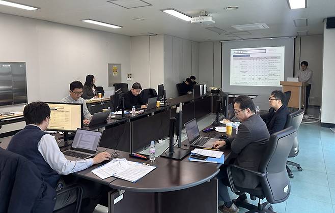 미래자동차 선도기업 맞춤형 지원 회의.