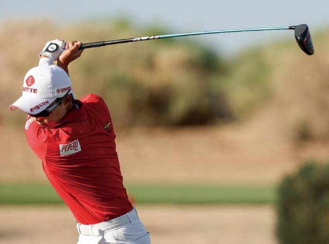 드라이버 샷을 하고 있는 김효주. Getty Images