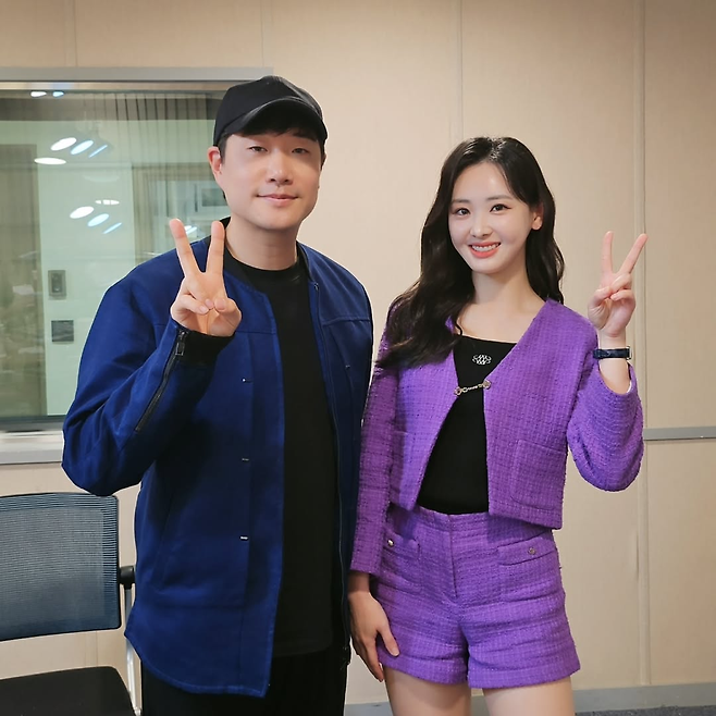 배성재 김다영. 배텐 공식 인스타그램 캡처.