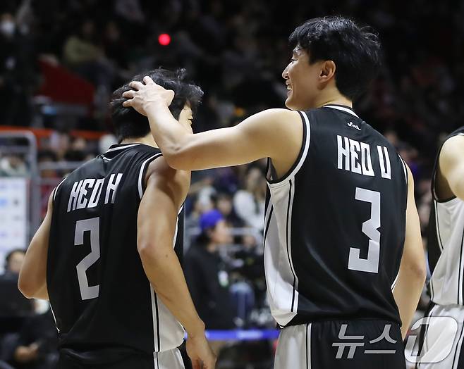 허훈(왼쪽)과 허웅. 2025.1.19/뉴스1 ⓒ News1 윤일지 기자