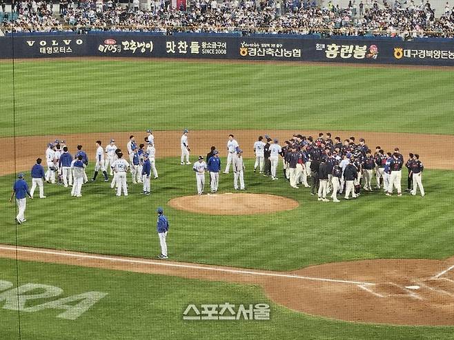 롯데와 삼성이 29일 대구삼성라이온즈파크에서 2025 KBO리그 정규시즌 경기를 치르고 있는 가운데 5회초 벤치클리어링이 발생했다. 대구 | 김동영 기자 raining99@sportsseoul.com