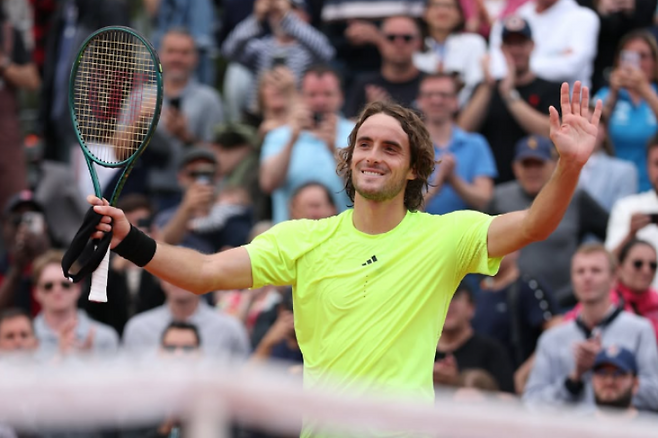 프랑스오픈에서 초반 탈락한 치치파스(사진/치치파스 SNS)