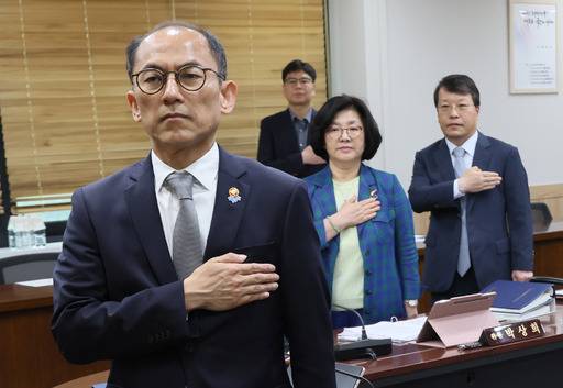 고학수 개인정보보호위원회 위원장(왼쪽). 연합뉴스