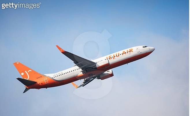 제주항공 여객기가 베트남 다낭공항에 착륙한 뒤 활주로를 잠시 이탈해 타이어 일부가 파손됐다./사진=게티이미지코리아