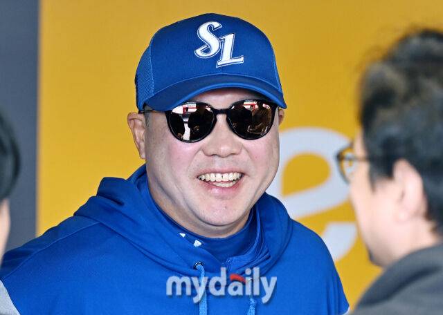 29일 오후 인천광역시 문학동 SSG랜더스필드에서 진행된 '2025 프로야구 KBO리그' SSG랜더스와 삼성라이온즈의 경기. 삼성 박진만 감독이 경기 전 인터뷰를 갖고 있다./마이데일리