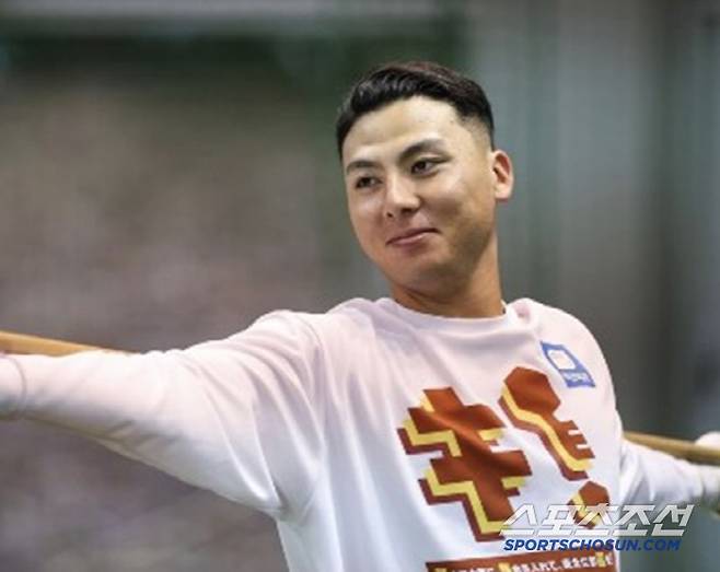 무라바야시는 지난해 처음으로 100안타를 넘었다. 프로 10년차인 올해는 타격 선두를 질주하고 있다. 슈퍼루키 무네야마 입단이 자극제가 됐다. 사진캡처=라쿠텐 이글스 SNS