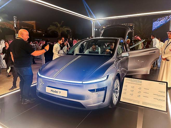 사우디아라비아 리야드에서 열린 Tesla 쇼룸 개장식에 전시된 테슬라 모델Y./로이터 연합뉴스