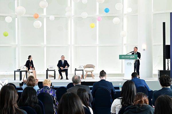 ⓒ제20회 제주포럼에서 열린 인태지역의 지속가능한 평화를 위한 해양 질서 세션, 발표자는 최윤희 (사)대한민국해양연맹 총재