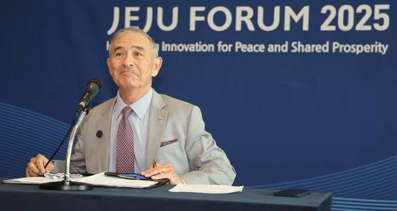 30일 오전 서귀포시 중문동 제주국제컨벤션센터에서 열린 제주포럼에서 해리 해리스 전 주한미대사가 기자간담회를 하고 있다. 연합뉴스