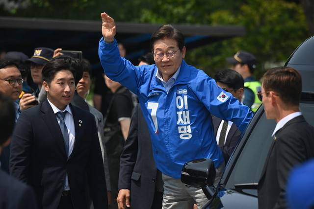 이재명 더불어민주당 대선 후보가 30일 오후 춘천을 찾아 춘천역 광장에서 유세를 하고 있다. 방도겸 기자