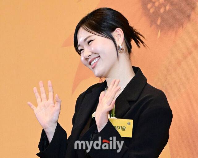 엄지윤의 '참젖' 발언에 출연진들을 웃음바다로 만들었다. / 마이데일리 DB