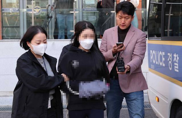 검찰 송치되는 '강남 7중 추돌' 무면허 운전자. 연합뉴스