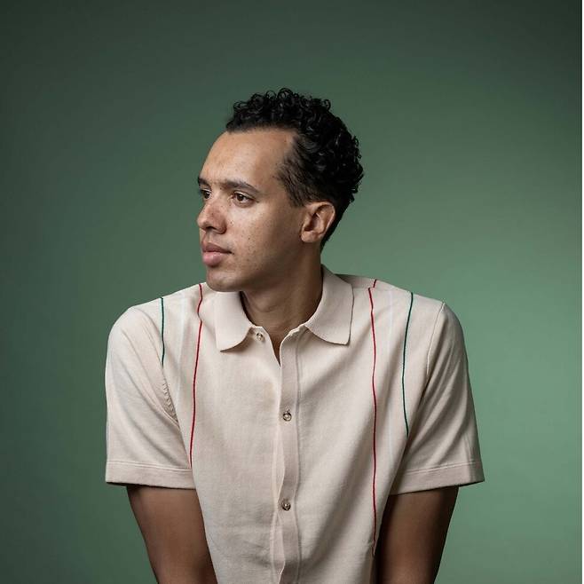 가엘 파유는 “기억은 현재 속에서 끊임없이 활성화되어야 한다”고 말한다. 가엘 파유 페이스북 갈무리