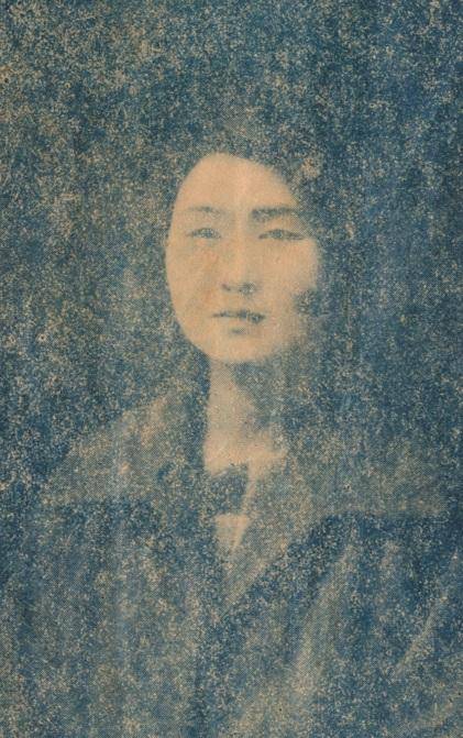 김명순의 두 번째 창작집 '애인의 선물'에 실린 김명순의 사진. 핀드 제공