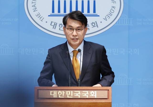 ▲국민의힘 윤상현 의원이 18일 서울 여의도 국회 소통관에서 현안과 관련해 회견하고 있다. ⓒ연합뉴스