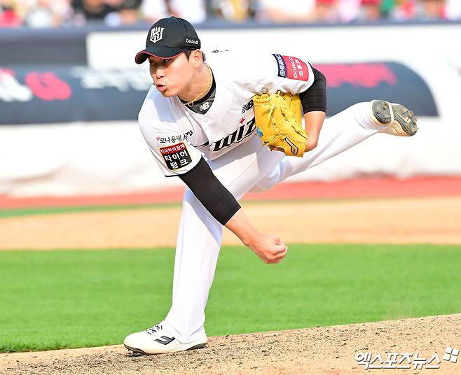 31일 오후 수원KT위즈파크에서 열린 '2025 신한 SOL Bank KBO리그' KIA 타이거즈와 KT 위즈의 경기, 9회초 KT 박영현이 공을 힘차게 던지고 있다. 수원, 김한준 기자