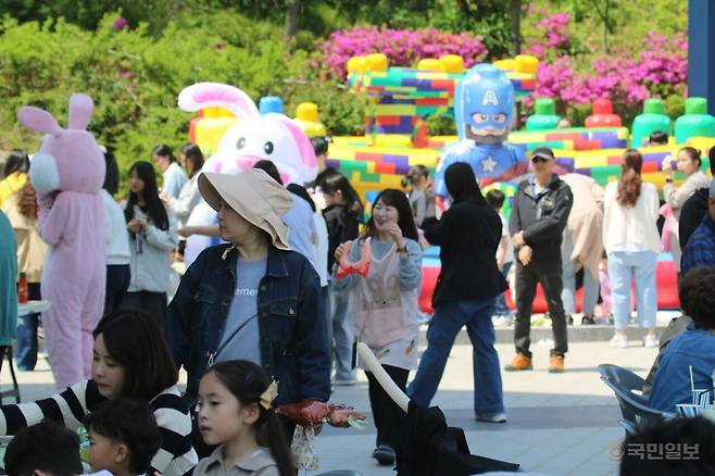 성인교회가 지역주민과 함께 하는 어린이 축제로 마련한 '룰루랄라 야호' 현장 모습. 성인교회 제공