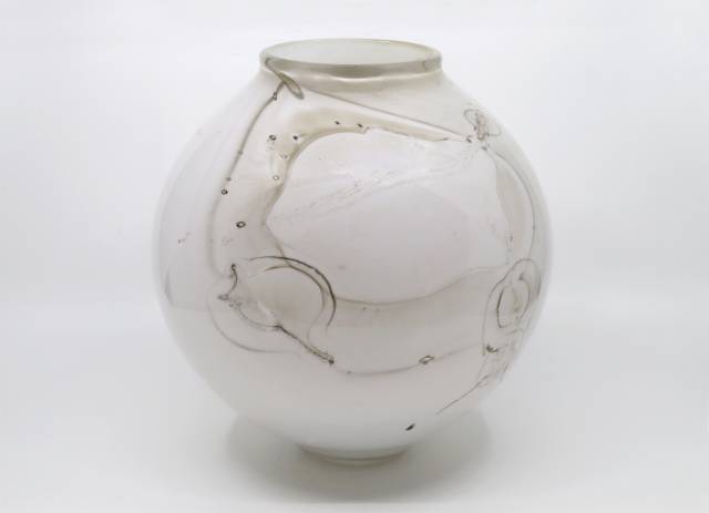 박지민 달항아리. 갤러리 플레이리스트 제공